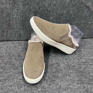 Clarks Womens Layton Gem Slip On Shoe Women’s Size 9.5